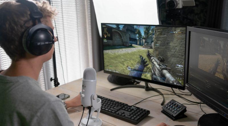 guide conseil avis meilleure taille écran gaming moniteur jeux vidéo FPS streaming éclairage résolution