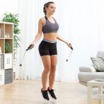 corde à sauter sans fil corde numérique comment choisir avis guide télétravail exercice physique petits espaces conseil rester en forme maigrir perdre du poids